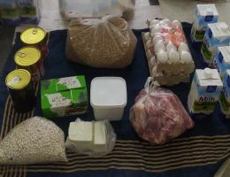 گزارش اهداء بسته های غذایی (برنامه اصلاح غذایی تعدادی از خانواده های تحت پوشش)- فروردین ۱۴۰۱