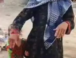 توزیع اسباب بازی و تکفل 3 کودک یتیم در سیستان که شناسنامه ندارند